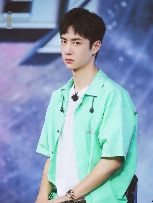 王一博群演爆料视频,揭秘明星幕后幕后故事  第2张